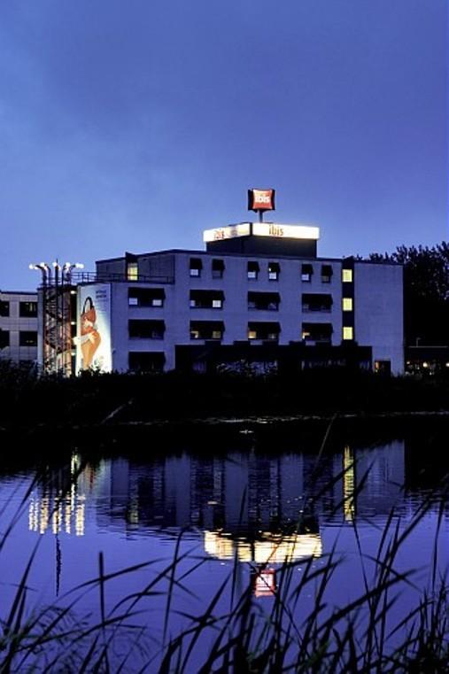 Отель Ibis Лейдердорп Экстерьер фото